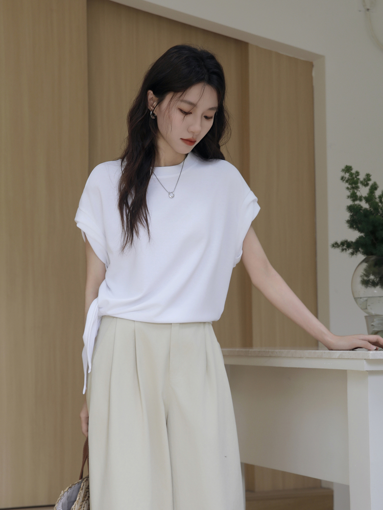 https://fulmo-img-server.com/blanctee/3f7b88a7-13eb-4da7-99a8-d0e29836ac27.jpg