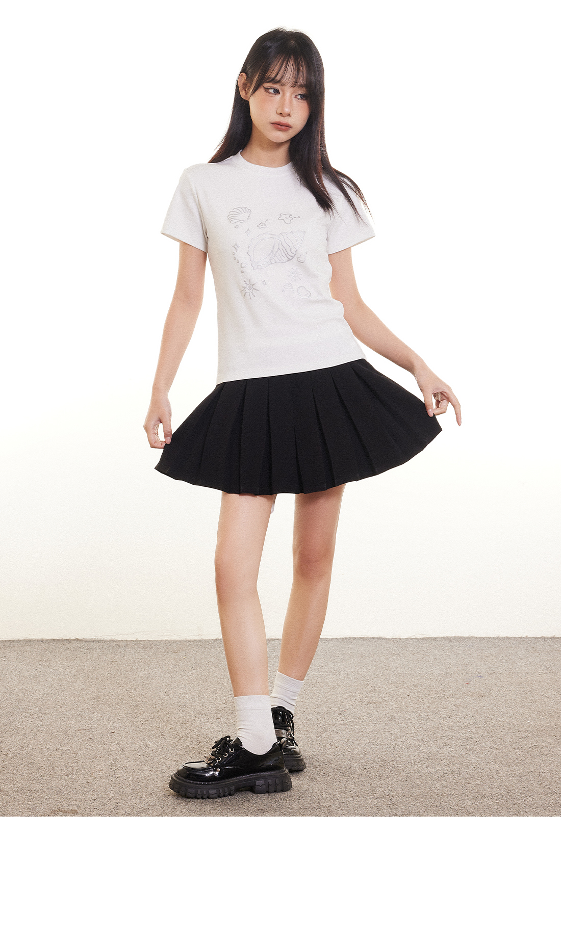 白Tシャツ レディース 貝殻模様
