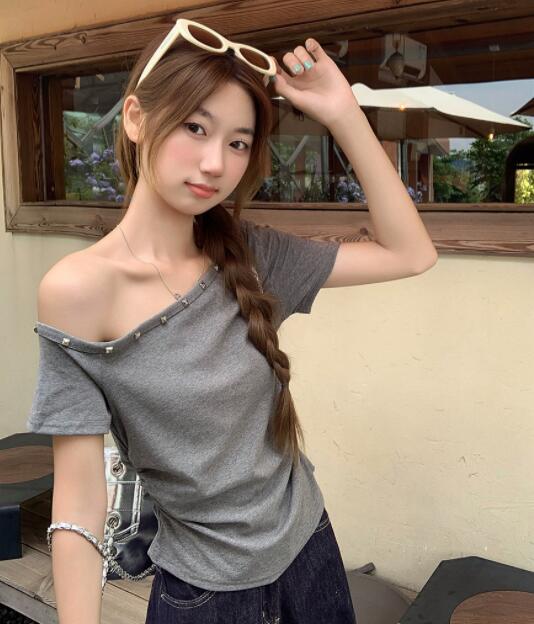 https://fulmo-img-server.com/blanctee/4a6afa3c-a308-42c7-8e49-b80cf12818b7.jpg