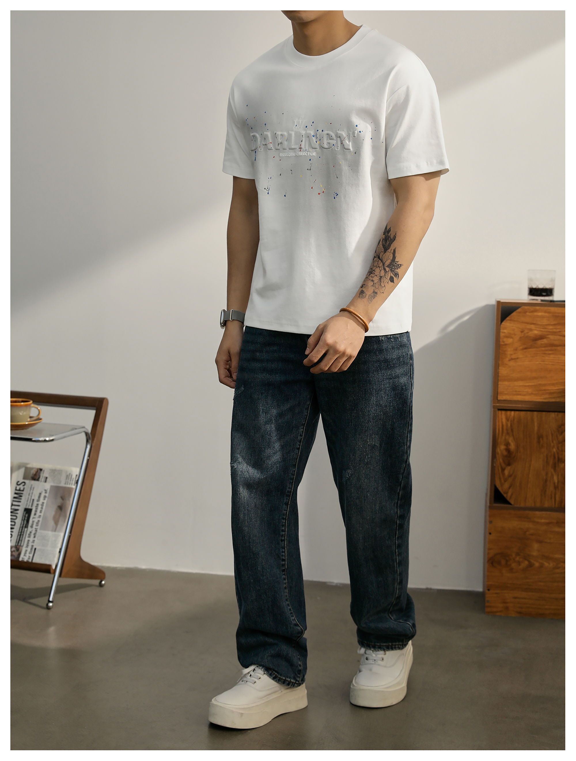 白Tシャツ メンズ 立体刺繍入り 飛沫模様カジュアル半袖