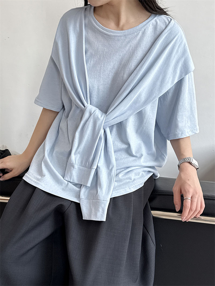 丸首ダブルレイヤーショール風白Tシャツ