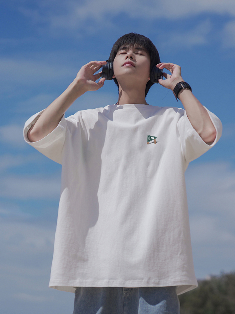 https://fulmo-img-server.com/blanctee/5271fc24-876f-466a-91f1-46629e70b7b9.jpg