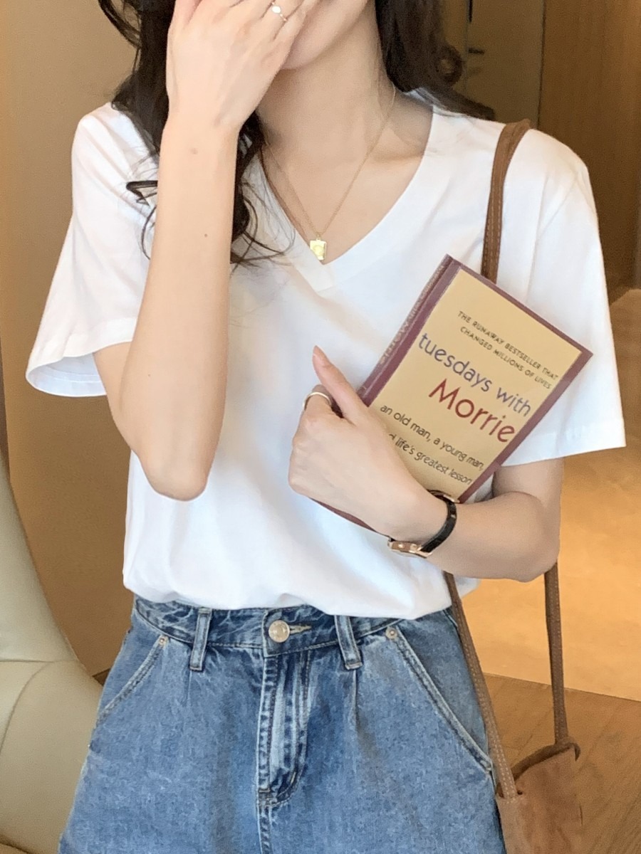 白Tシャツ なめらか素肌 Vネック半袖