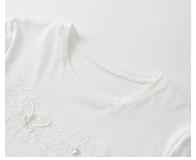 白Tシャツ 蝶々刺繍入り丸首半袖シャツ