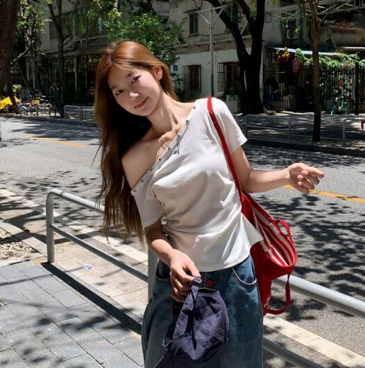 https://fulmo-img-server.com/blanctee/5a11d1bf-7dcb-491e-a75b-96b33194c270.jpg