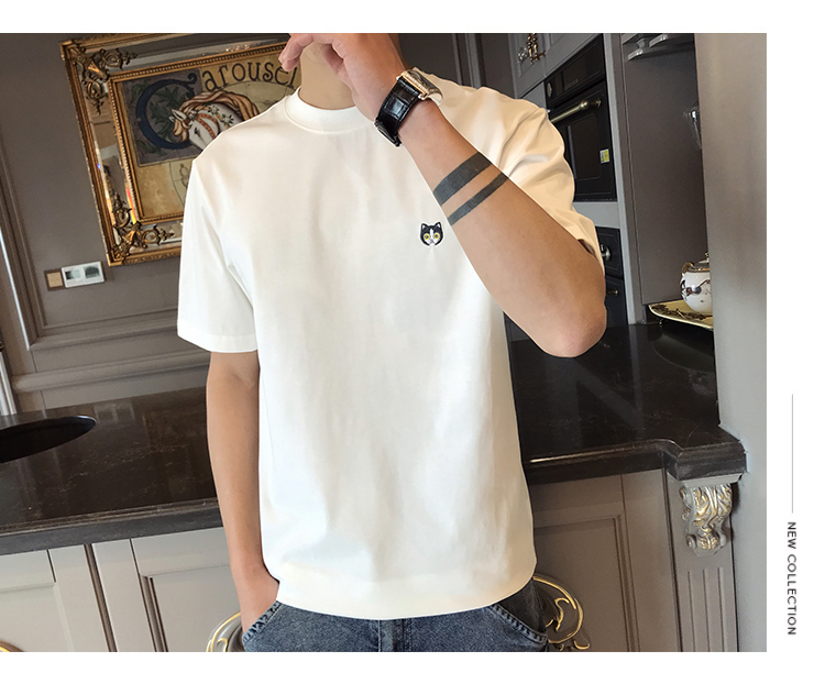 白Tシャツ シンプル胸元ワンポイント半袖