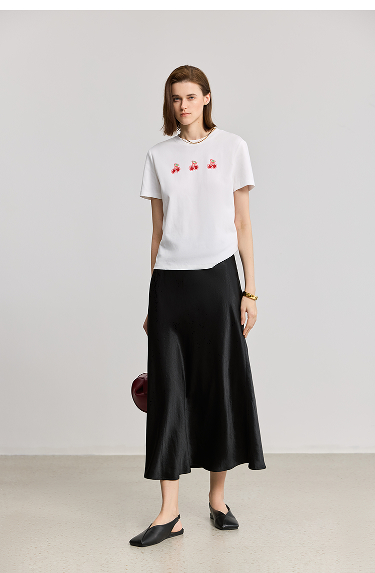 白Tシャツ さくらんぼ刺繍 シンプルフィット