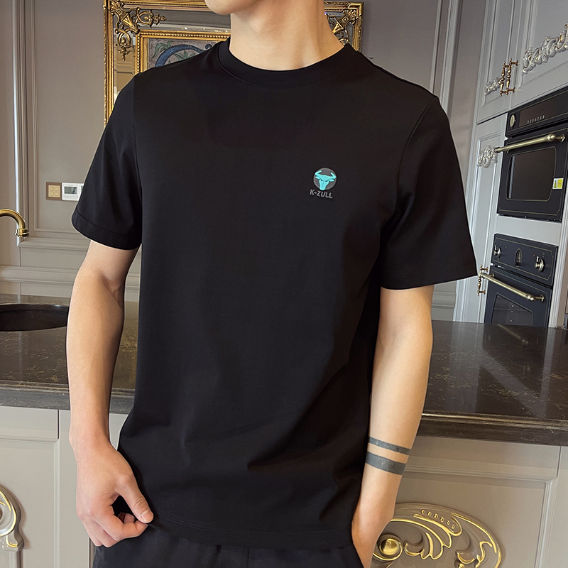 白Tシャツ シンプル胸元ワンポイント半袖