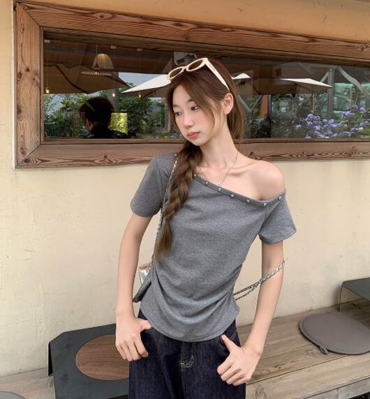 https://fulmo-img-server.com/blanctee/63f24b4e-9722-4bf9-a6be-a100b9dfec12.jpg
