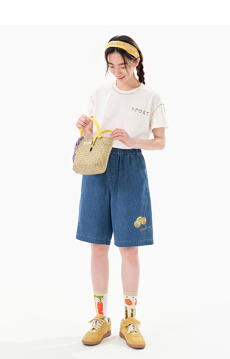 白Tシャツ 虹色ステッチ装飾クルーネック半袖