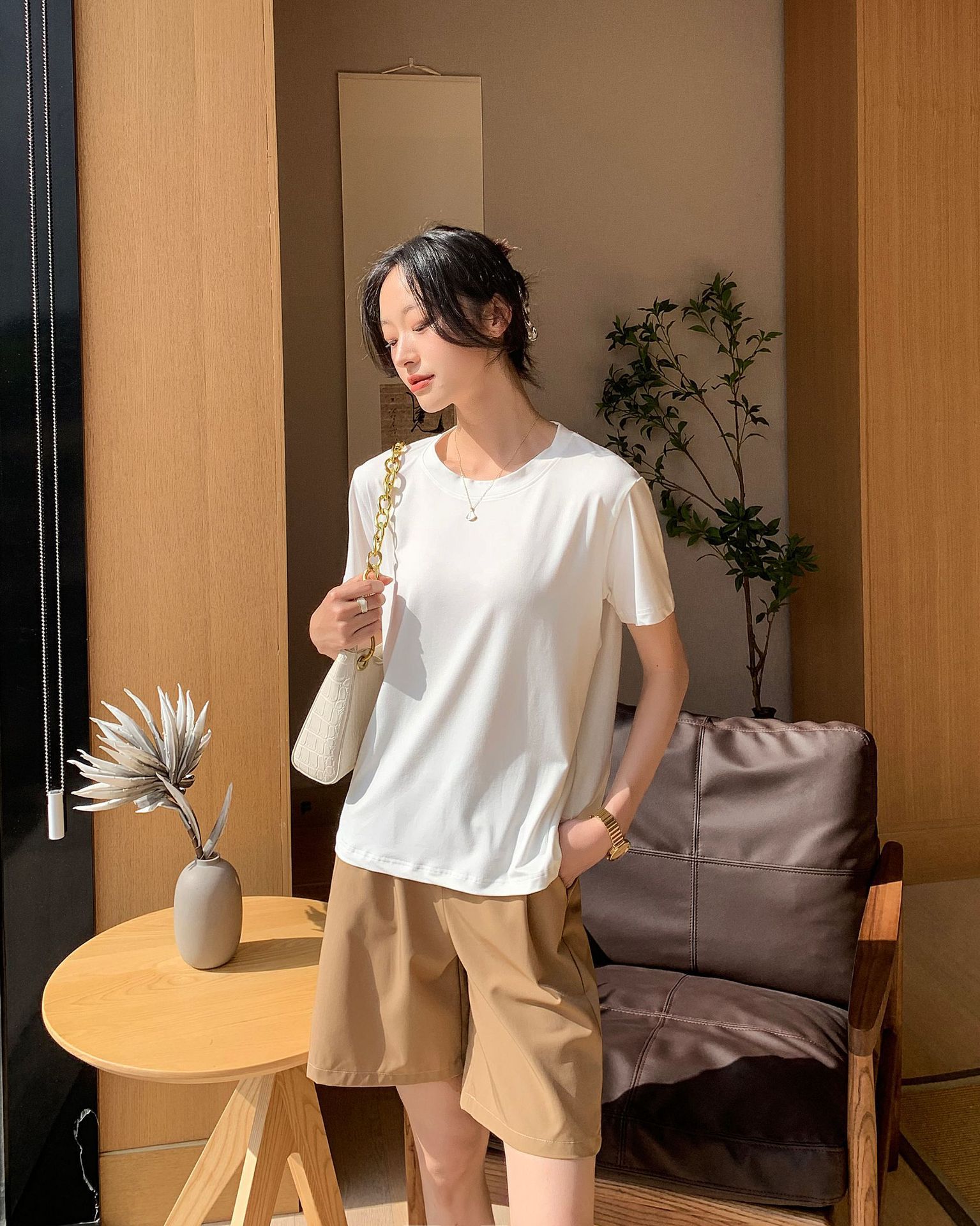 白Tシャツ レディース なめらか肌触りシンプル半袖
