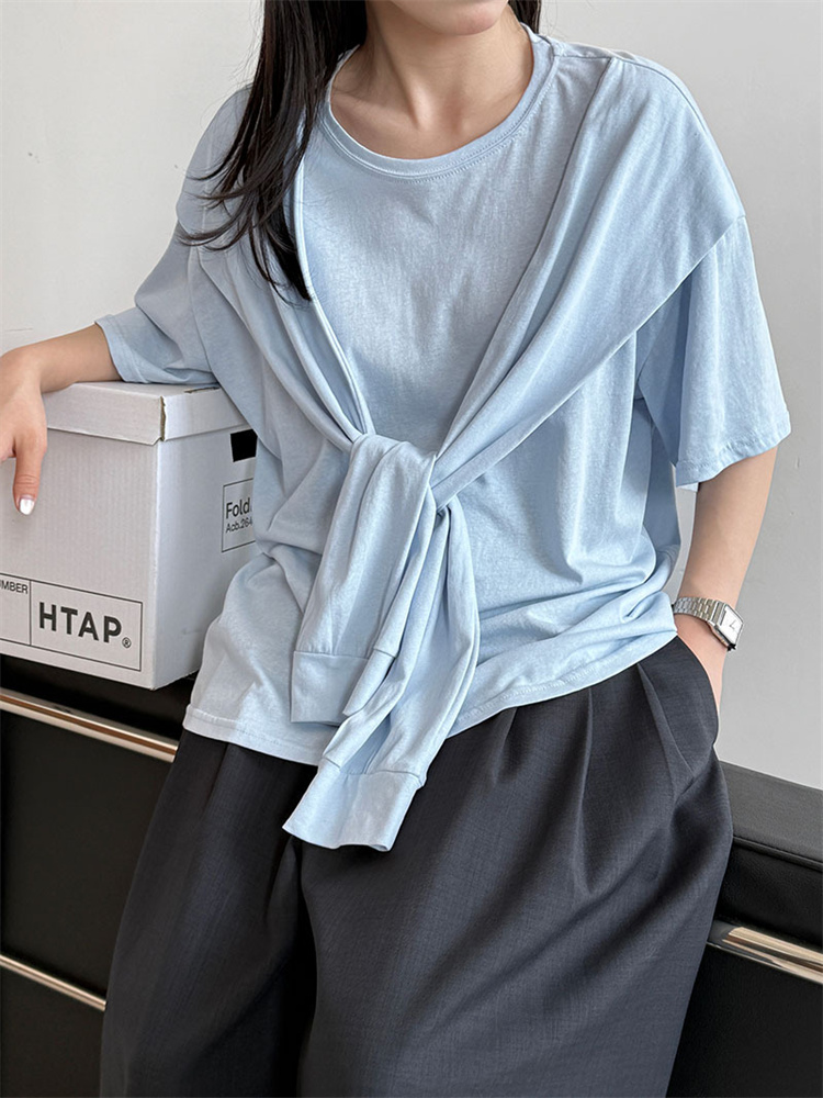 丸首ダブルレイヤーショール風白Tシャツ