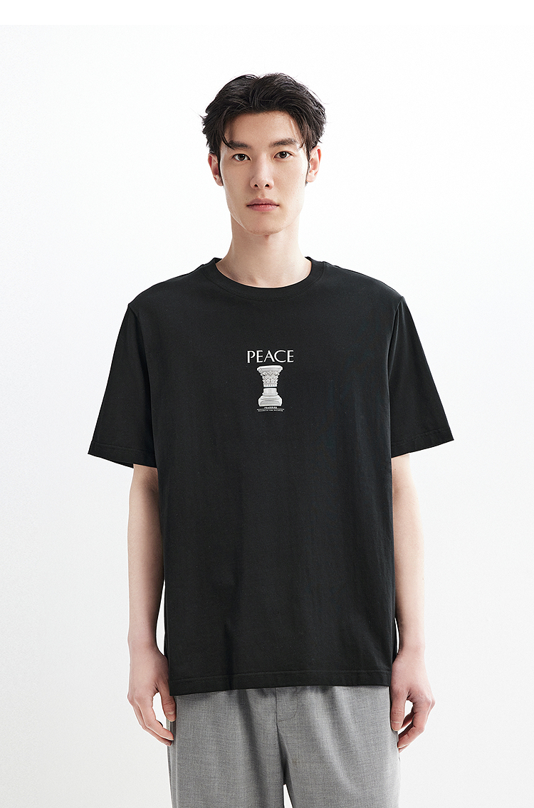 白Tシャツ 胸元アート入り丸首シンプル半袖