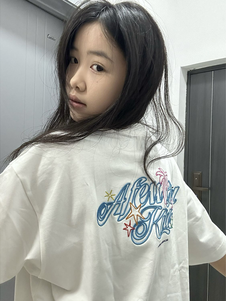 白Tシャツ レディース 南国リゾート刺繍入り半袖カットソー