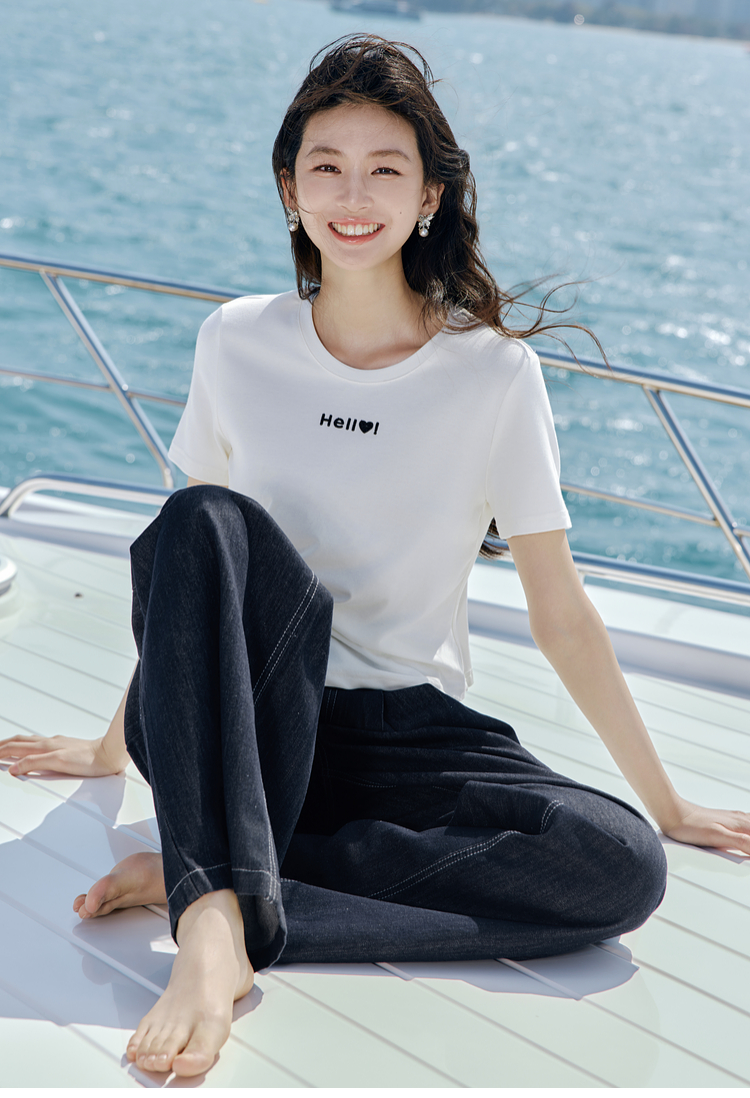 白Tシャツ ハロー胸元メッセージ半袖トップス