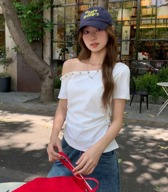 https://fulmo-img-server.com/blanctee/834b5ebe-1604-4feb-ba36-3da6ec071629.jpg