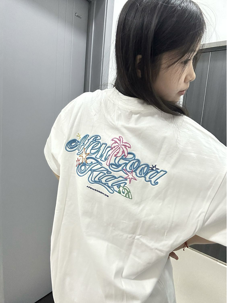 白Tシャツ レディース 南国リゾート刺繍入り半袖カットソー