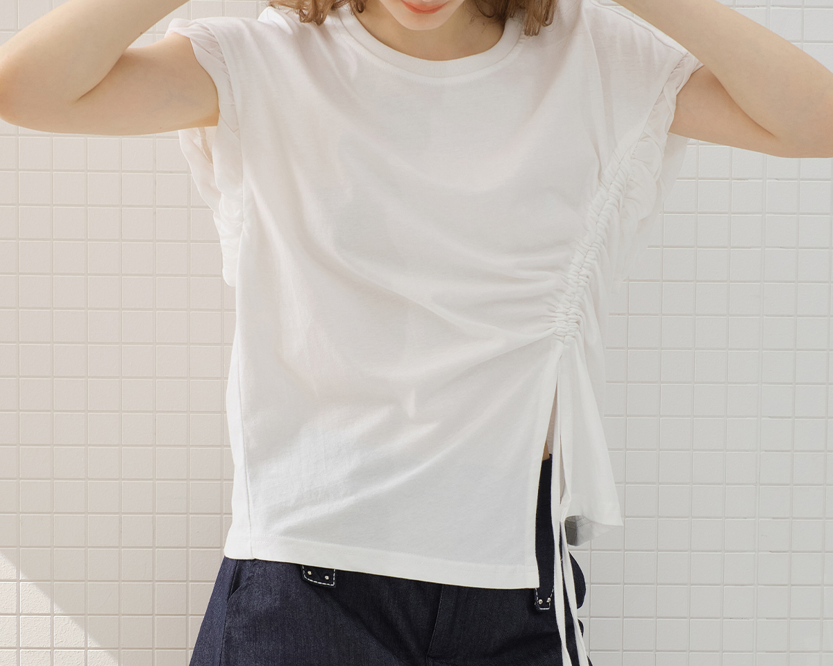 白Tシャツ サイドギャザーフリル袖カットソー