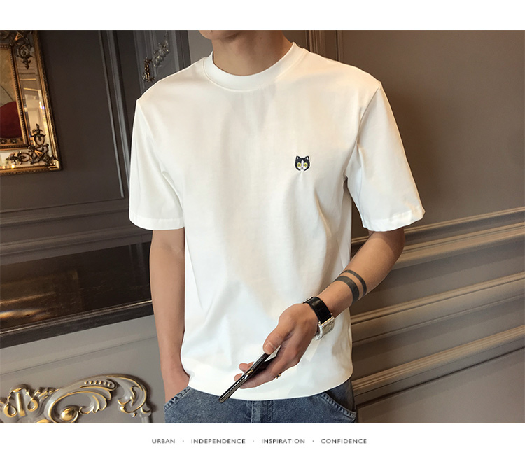 白Tシャツ シンプル胸元ワンポイント半袖