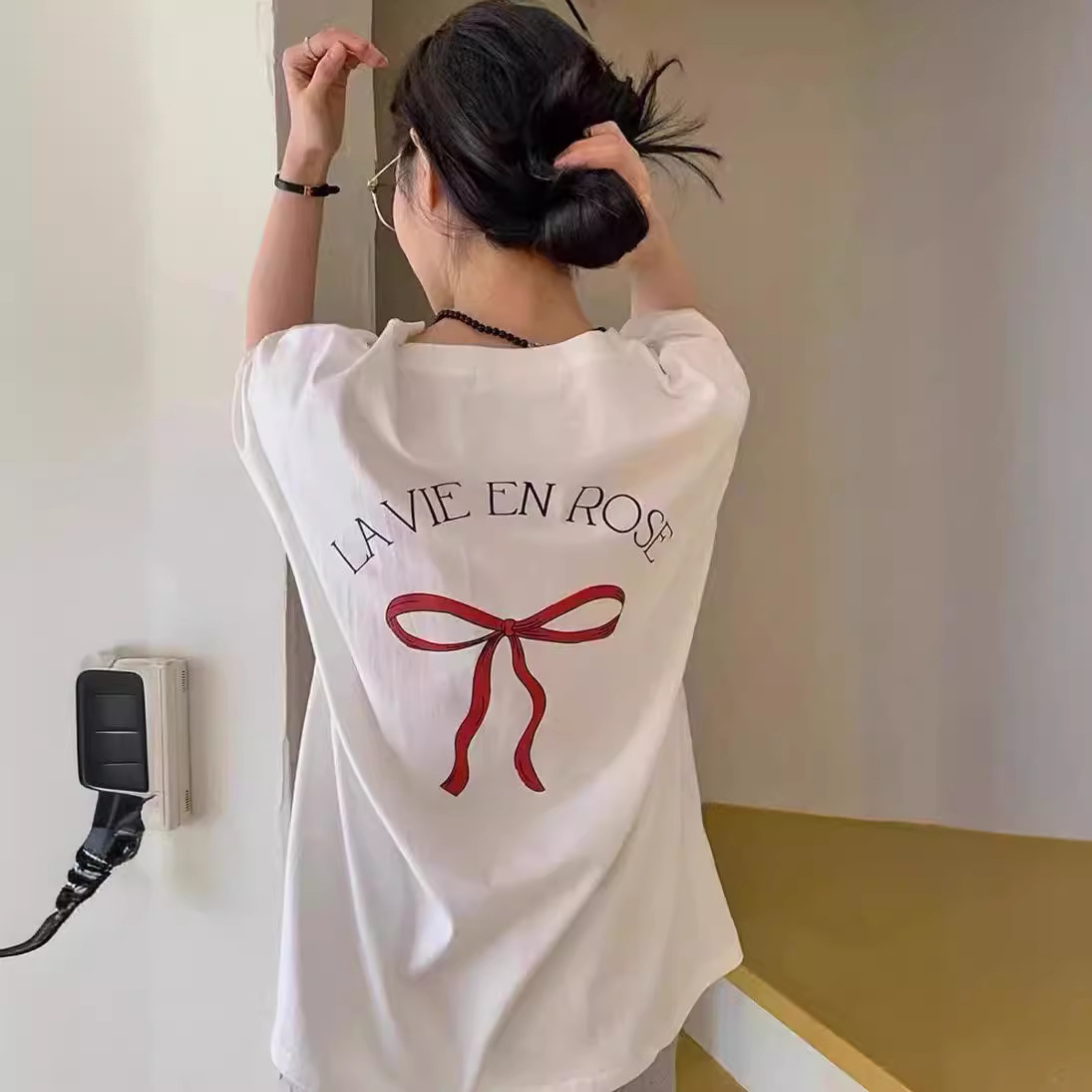 白Tシャツ レディース半袖白シャツリボン柄個性派カットソー