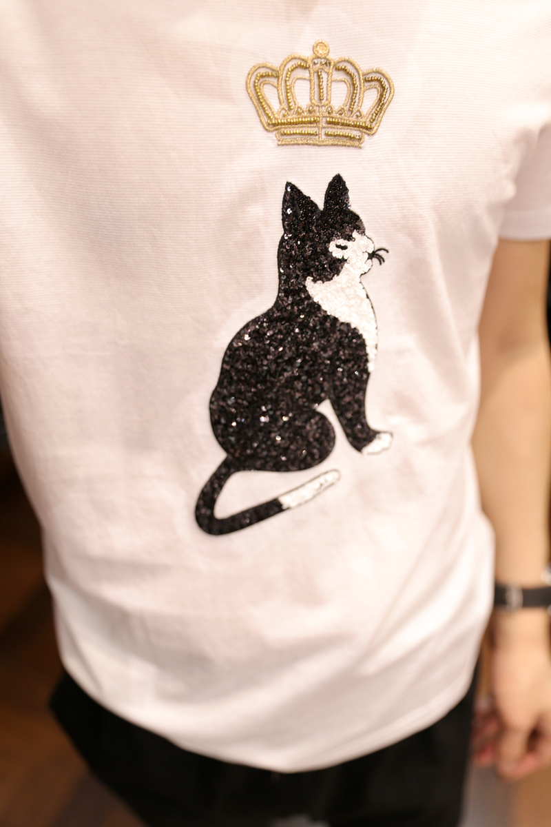 白Tシャツ メンズ 王冠と猫の煌めき半袖シャツ