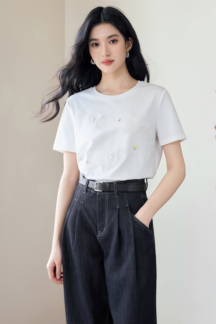 白Tシャツ 蝶々刺繍入り丸首半袖シャツ