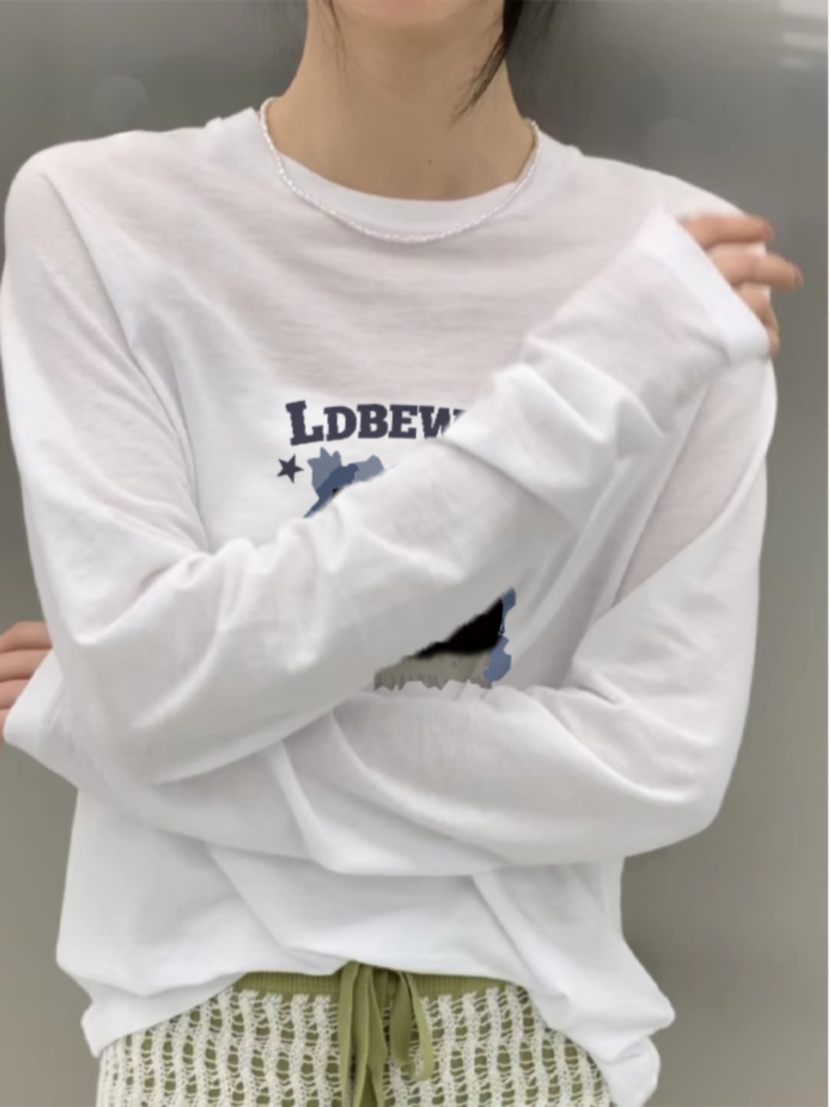 白Tシャツ レディース やわらか長袖デザイン文字入りカットソー