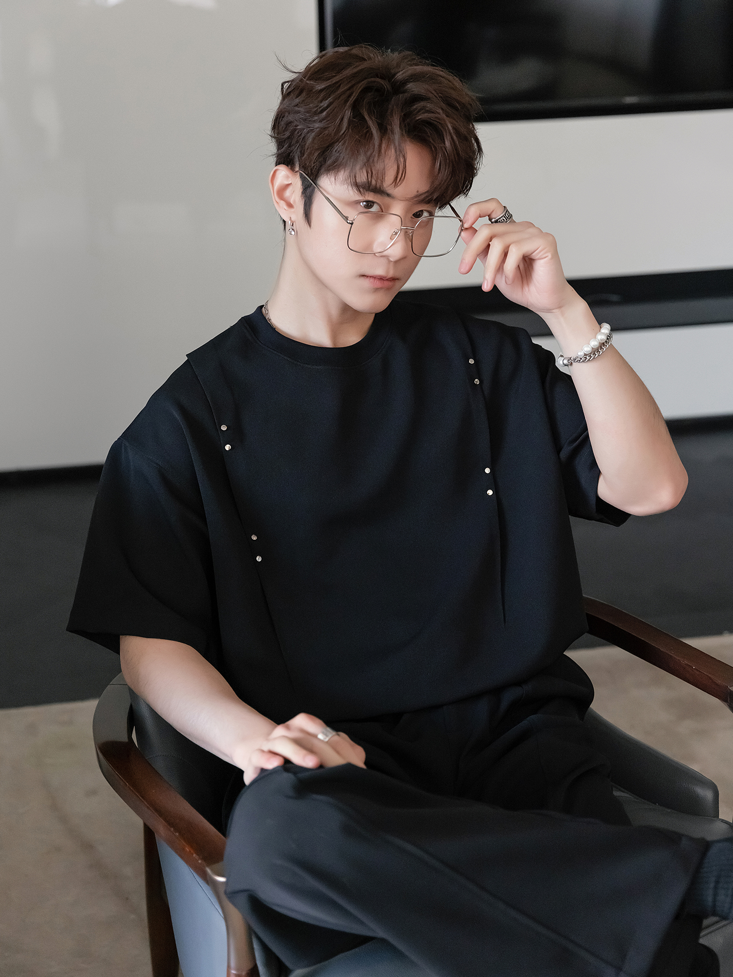 白Tシャツ メンズ 飾りステッチ入りドロップショルダー