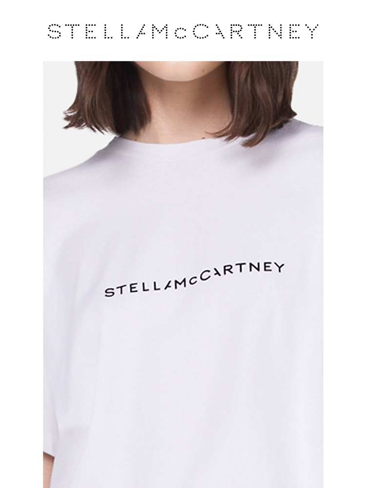 白Tシャツ シンプル胸元ロゴ入り半袖カットソー