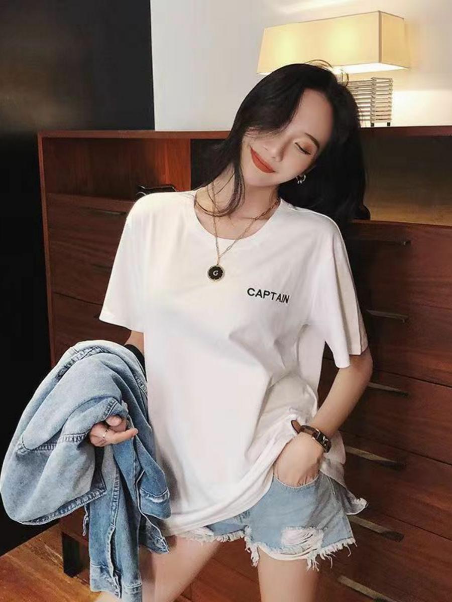 白Tシャツ レディース 胸元ロゴ入りクルーネック半袖