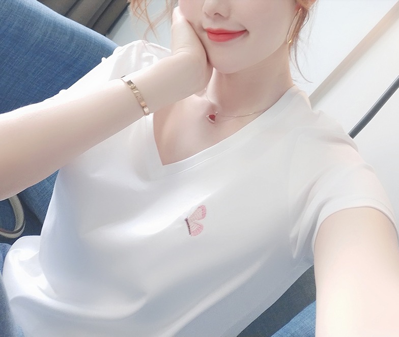 白Tシャツ レディース 優しい羽刺繍入りVネック半袖