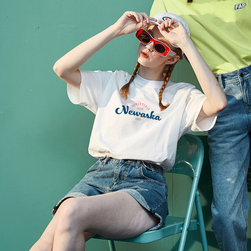 白Tシャツ レディース イラスト友達会プリント半袖シャツ