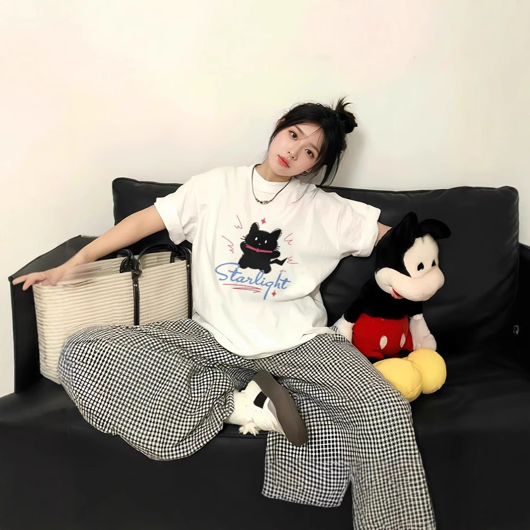 白Tシャツ ねこモチーフゆるふわ半袖