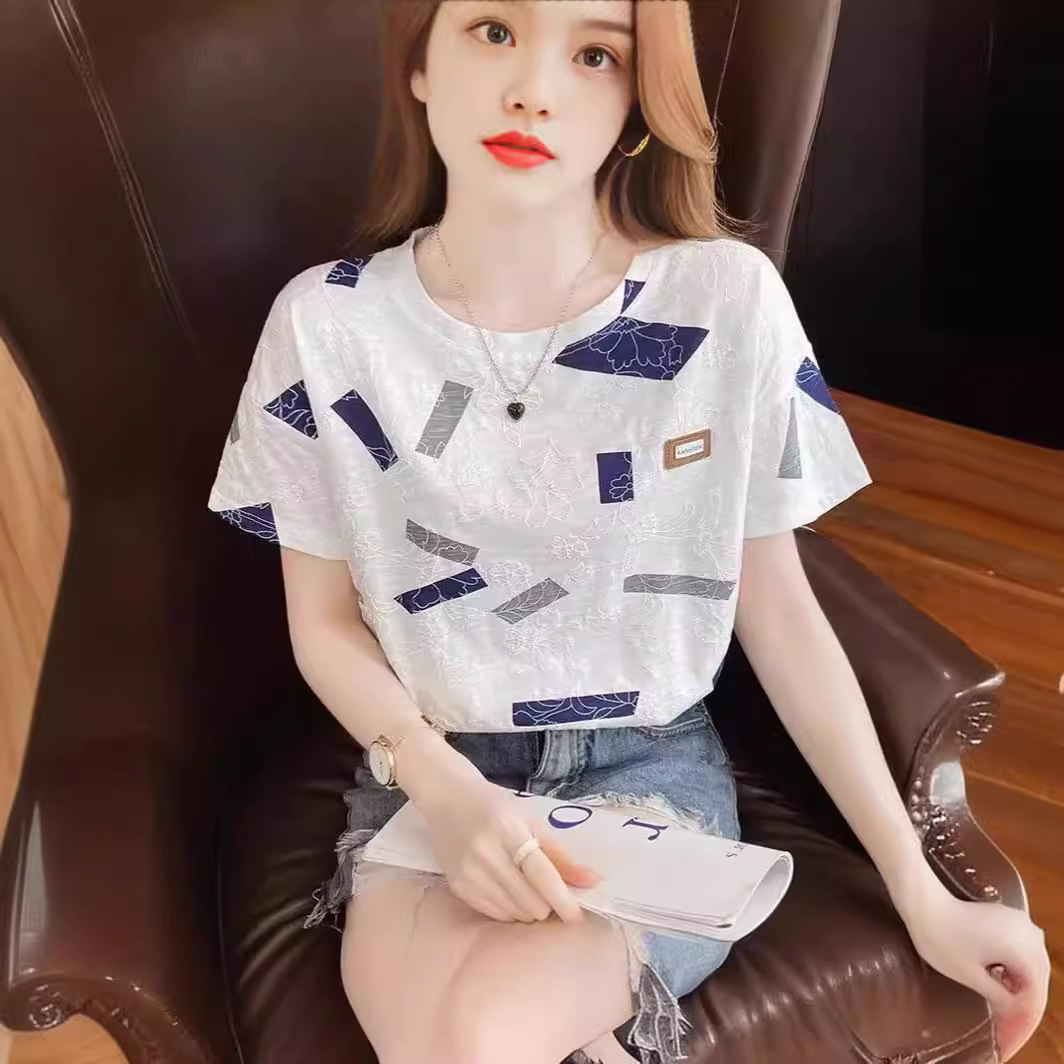 白Tシャツ レディース 幾何学模様の刺繍入り丸首半袖