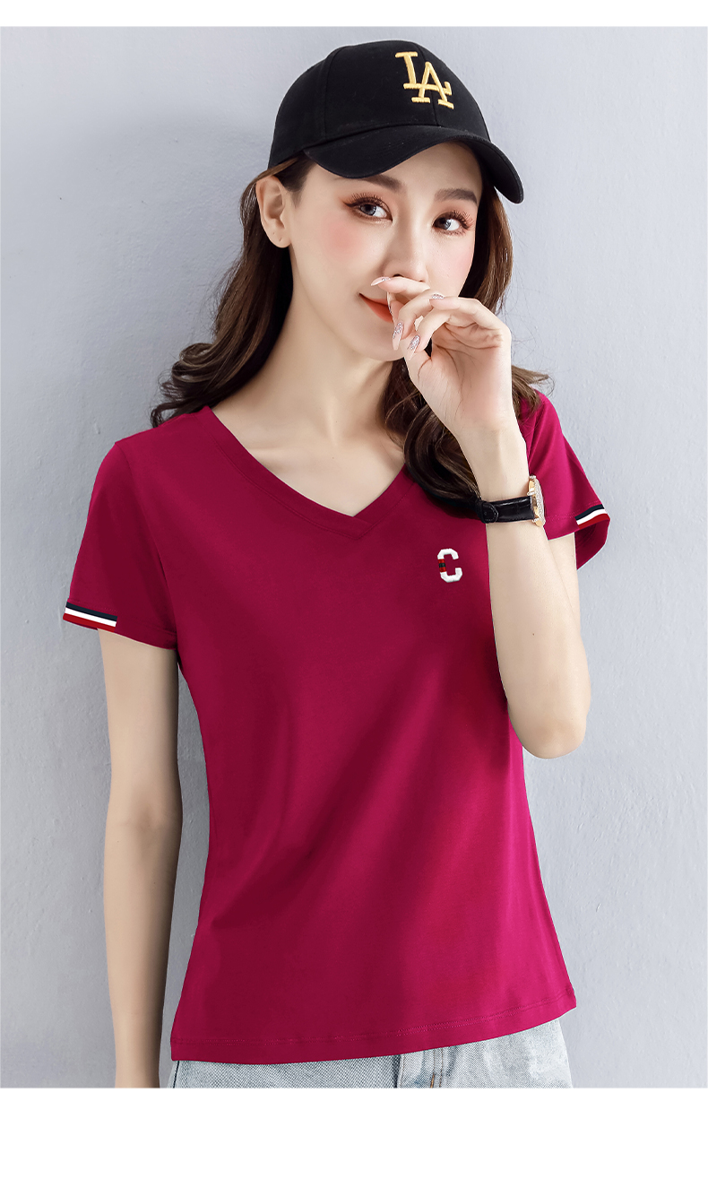 白Tシャツ トリコロール刺繍入り細身Vネック