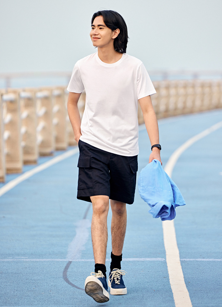 白Tシャツ 氷肌の夏向け快適シンプル上着