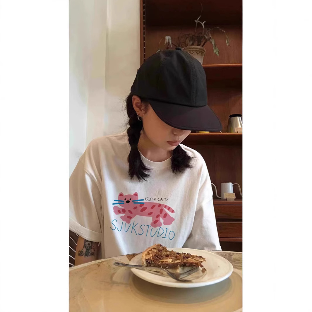 白Tシャツ ねこモチーフゆるふわ半袖