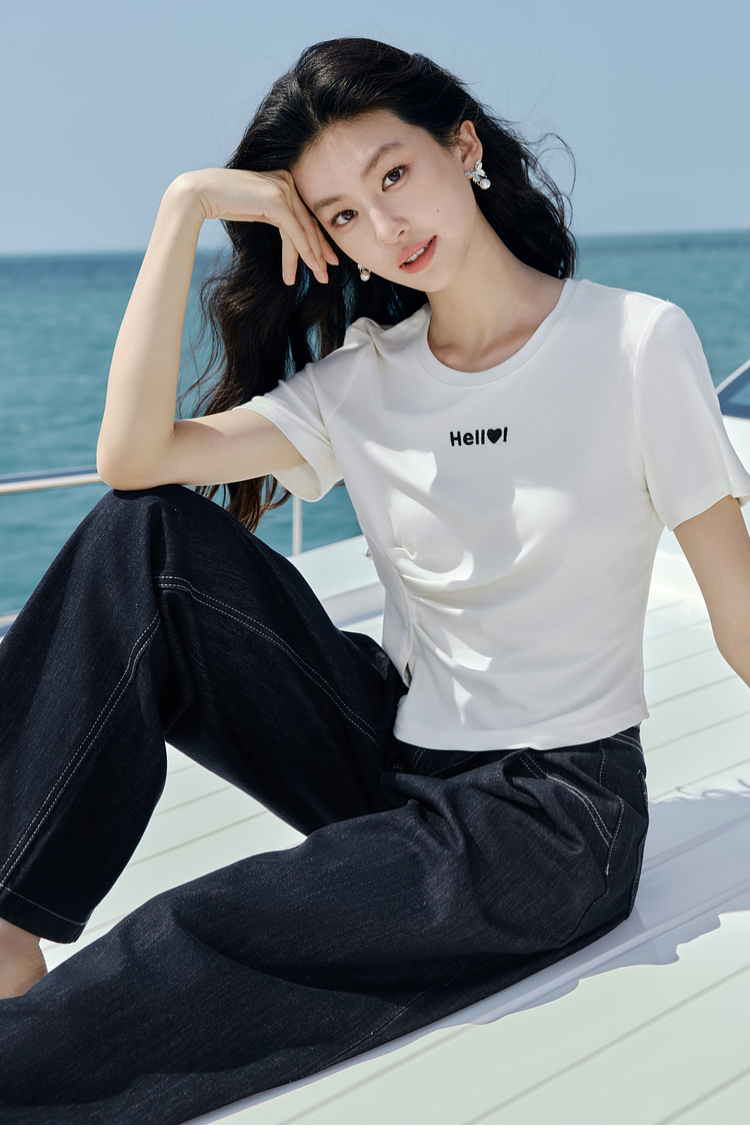 白Tシャツ ハロー胸元メッセージ半袖トップス