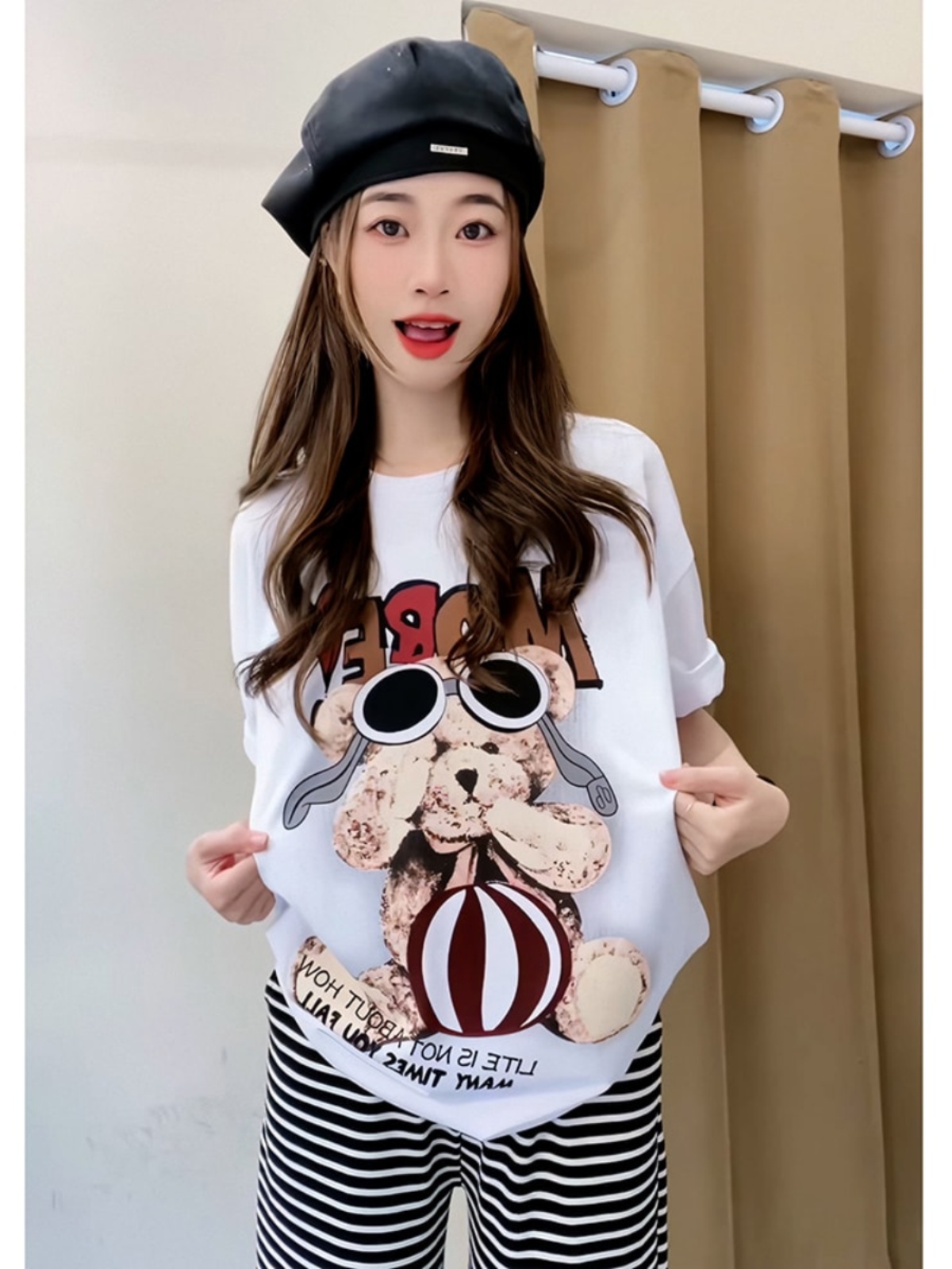 白Tシャツ レディース くまさんサングラスプリント丸首シャツ