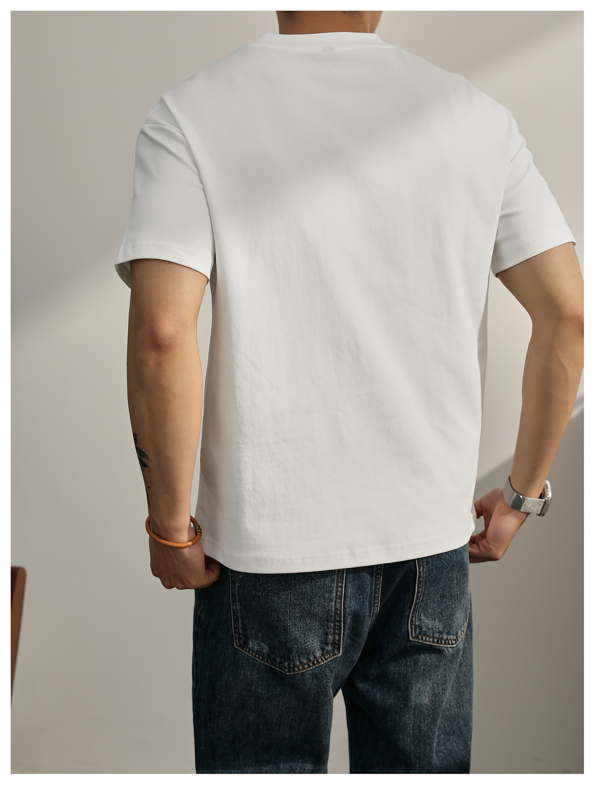 白Tシャツ メンズ 立体刺繍入り 飛沫模様カジュアル半袖