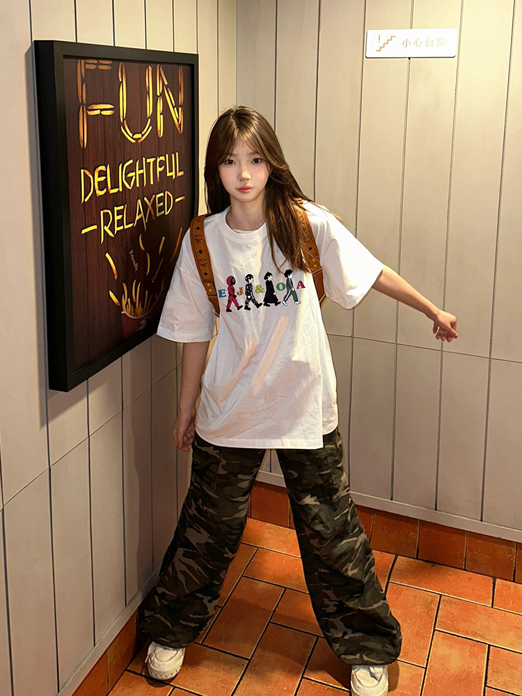 白Tシャツ レディース キャラクターイラスト入りゆったりティー