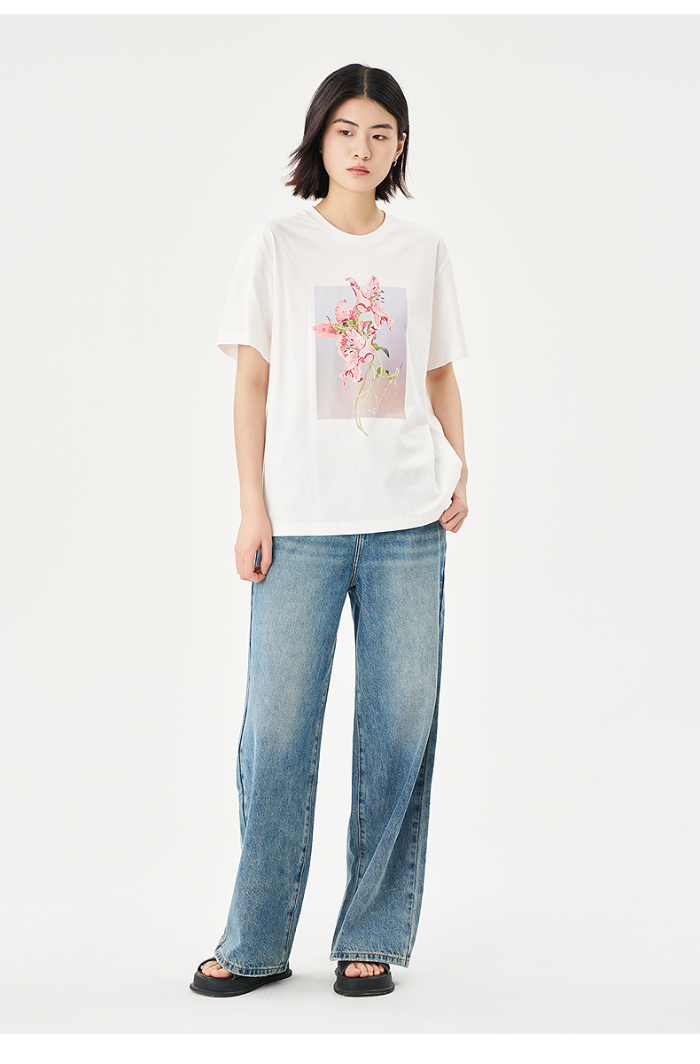 白Tシャツ レディース 優美な花柄プリント半袖