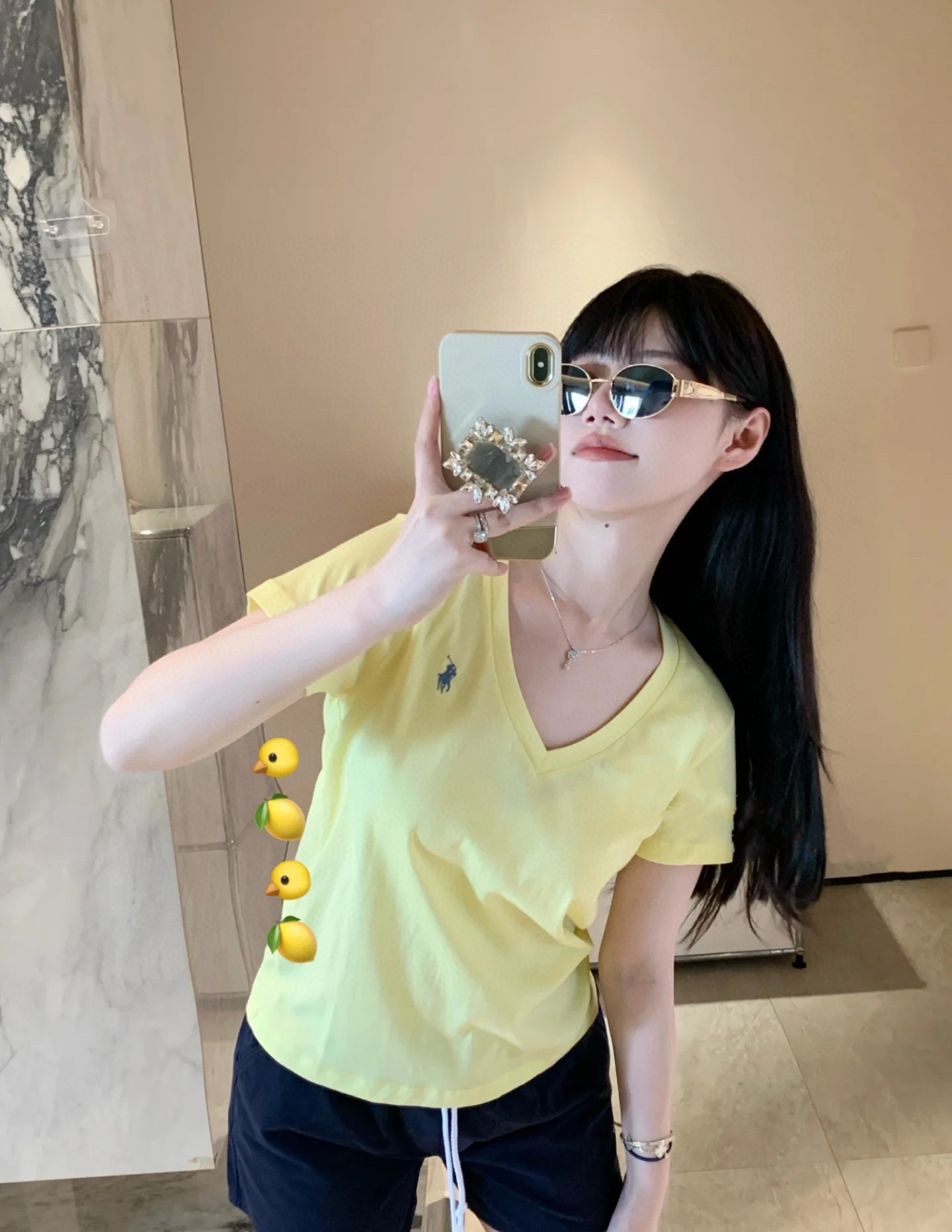 白Tシャツ すっきり着こなせる上質Vネック