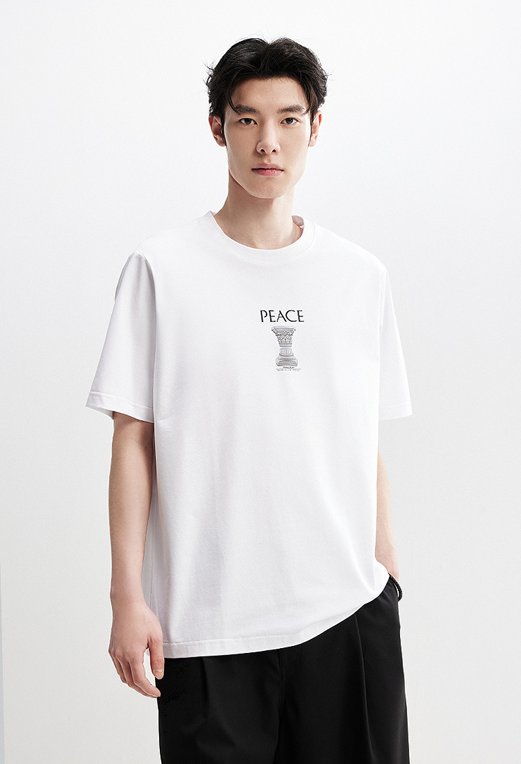 白Tシャツ 胸元アート入り丸首シンプル半袖