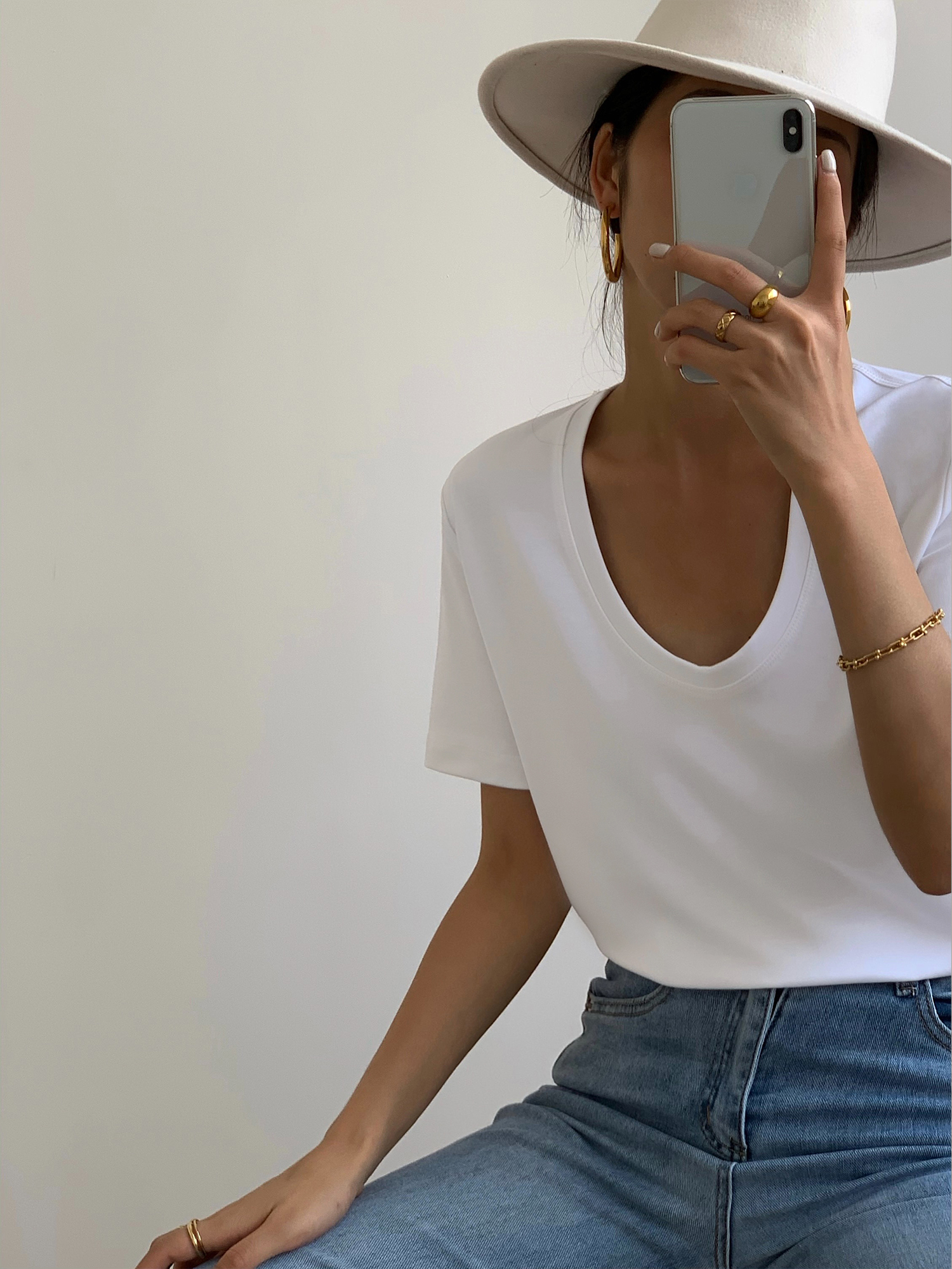 白Tシャツ レディース なめらかゆったりＵネックＴシャツ