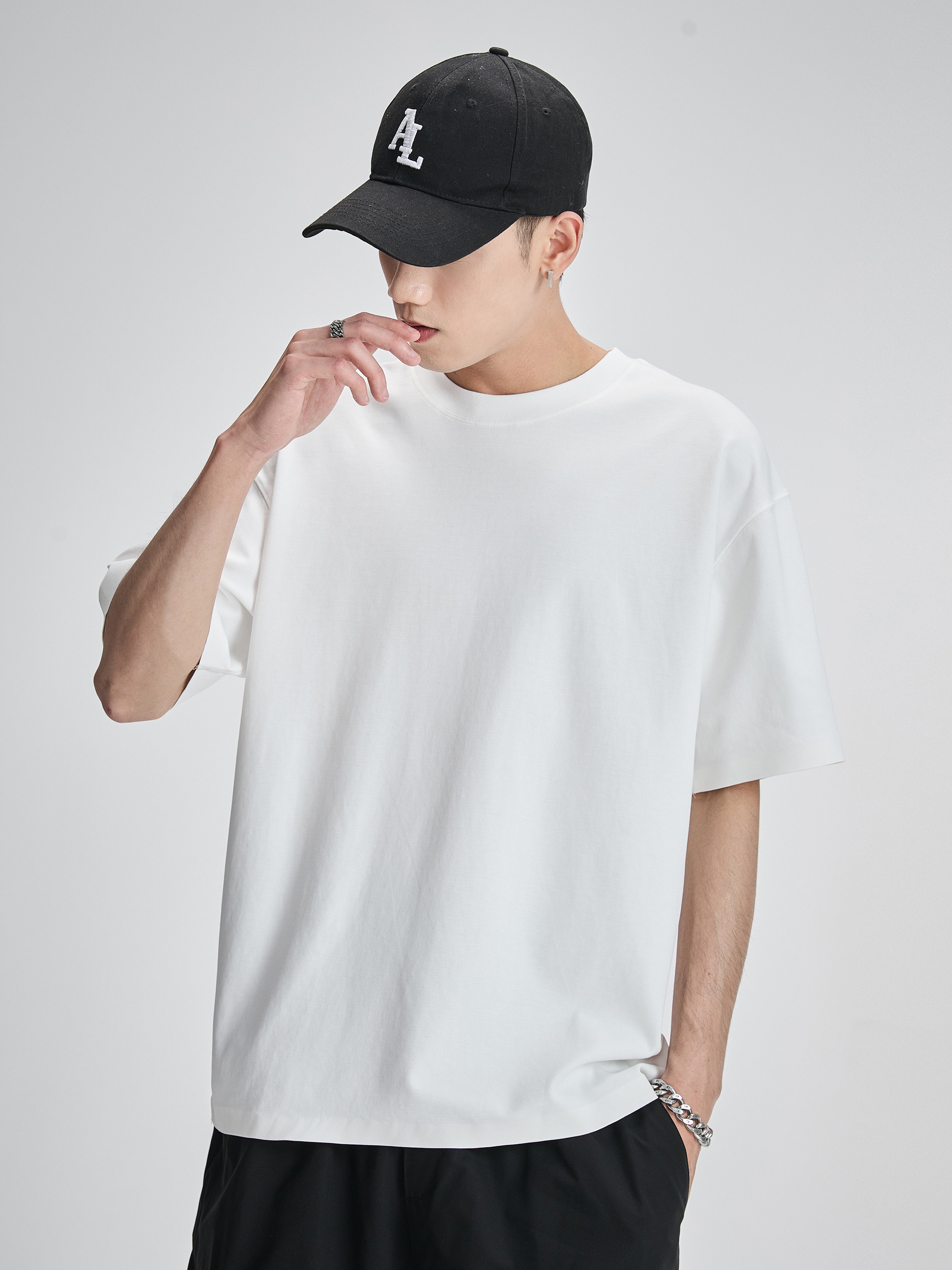 https://fulmo-img-server.com/blanctee/fff35d8d-8d50-4156-9bd9-a773a829a287.jpg