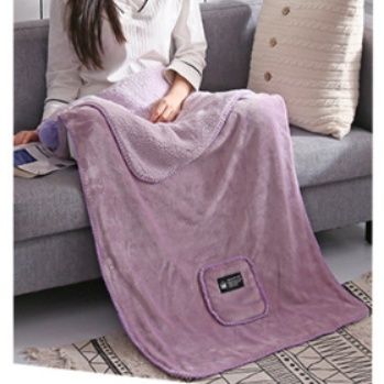 ブランケット ふわふわボンボン付きポケット着る毛布