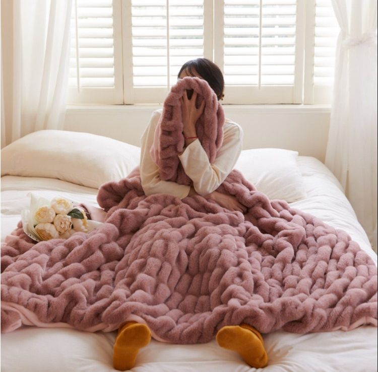 極太編み目の贅沢チャンキーニットブランケット