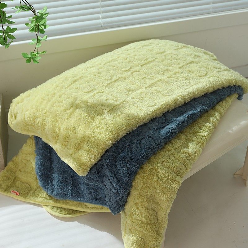 ブランケット ケーブル編み模様のふわふわ柔らかブランケット