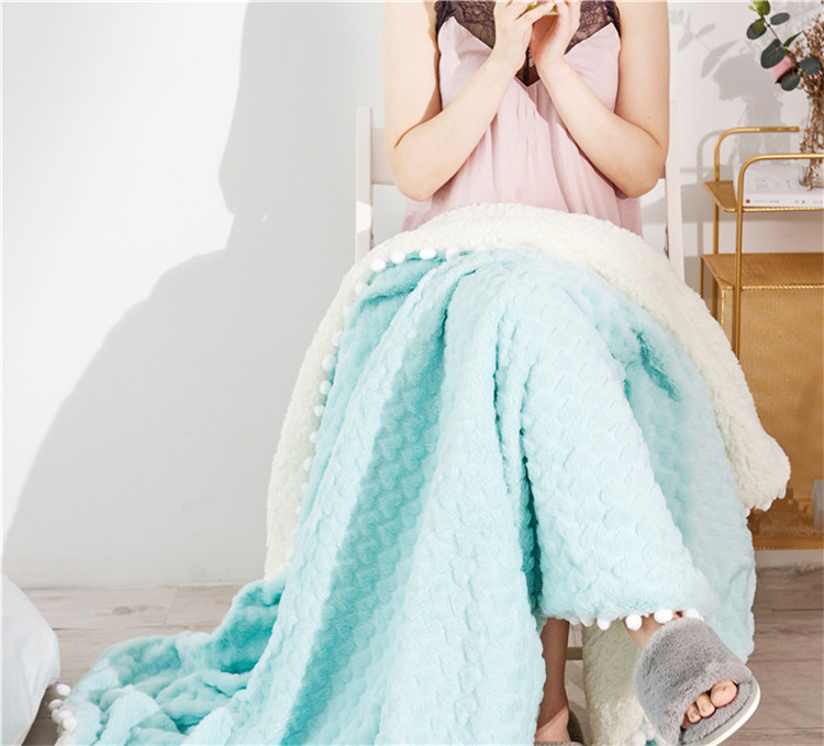 かわいい子羊の毛風厚手二層うさぎ毛玉ブランケット